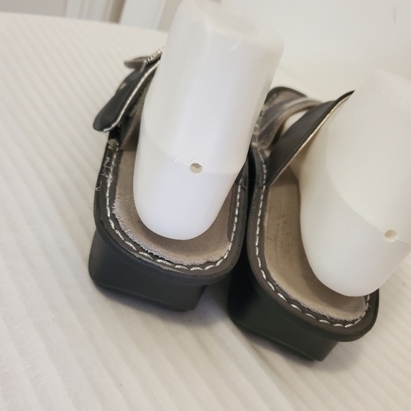 Alegria Karmen Wrapture Grey & White Sandals Size 39 = US 9 - Picture 6 of 11